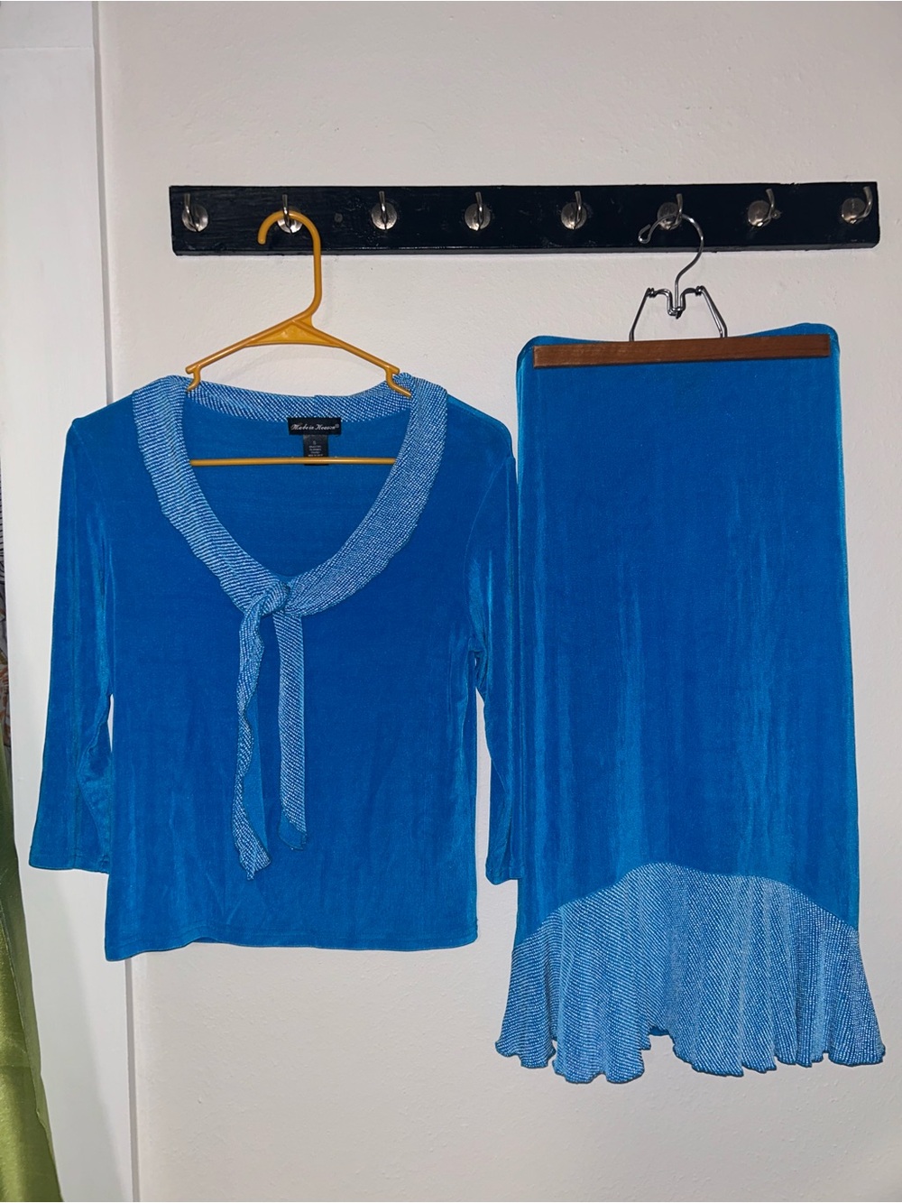 Vintage Blue Two-Piece Skirt Set with Bow Collar